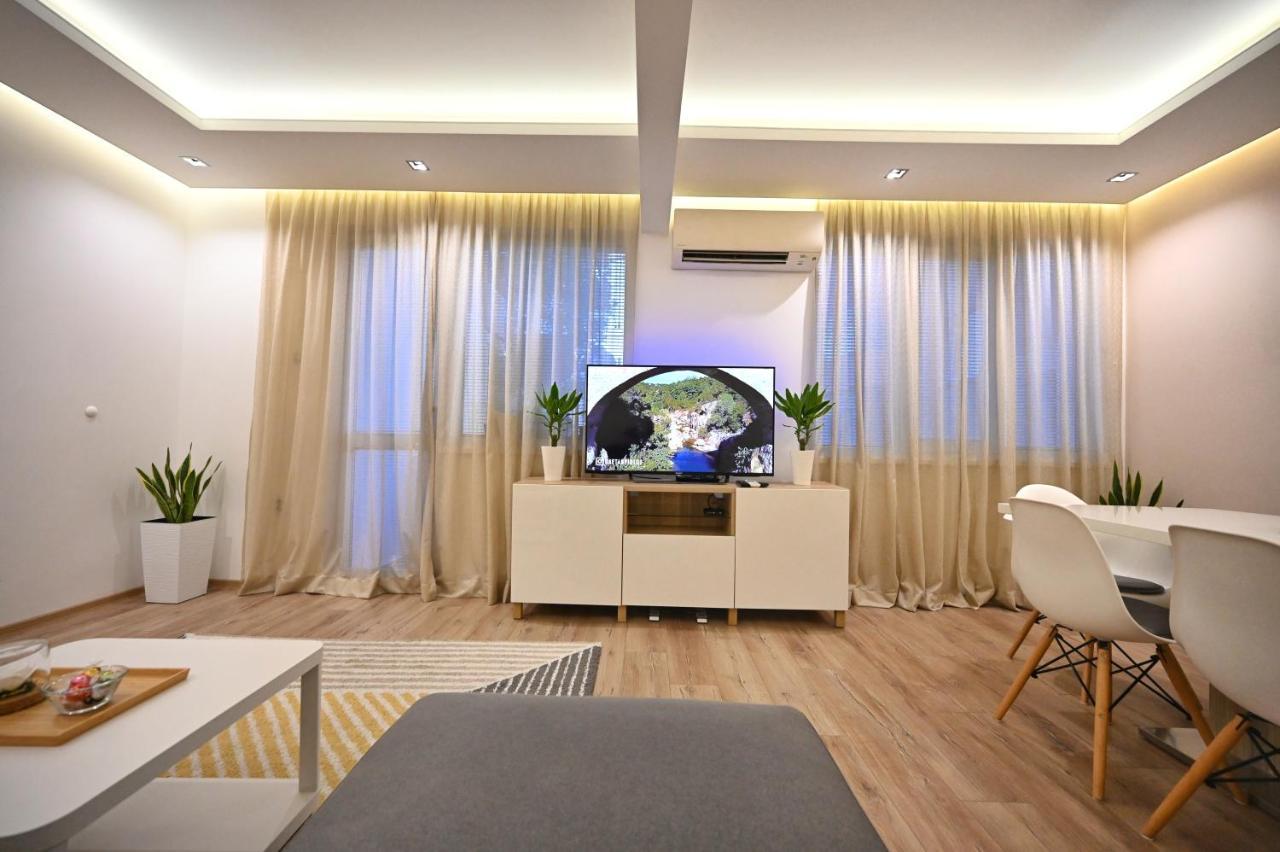 Modern Central 2-Bedroom Apartment With Parking Varna Esterno foto