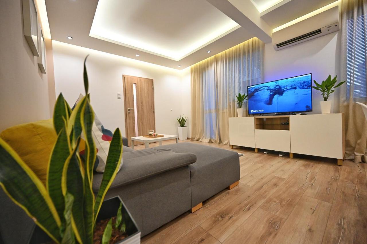 Modern Central 2-Bedroom Apartment With Parking Varna Esterno foto